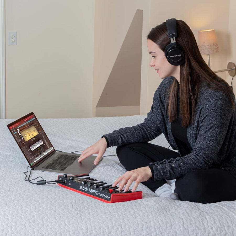 Akai Professional MPK Mini Play MK3 Standalone Keyboard & USB Controller + Komplete Select
