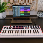 Akai Professional MPK Mini Plus White, MIDI Controller Keyboard + Komplete Select