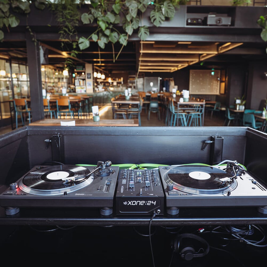 Allen & Heath Xone 24, Analogue DJ Mixer