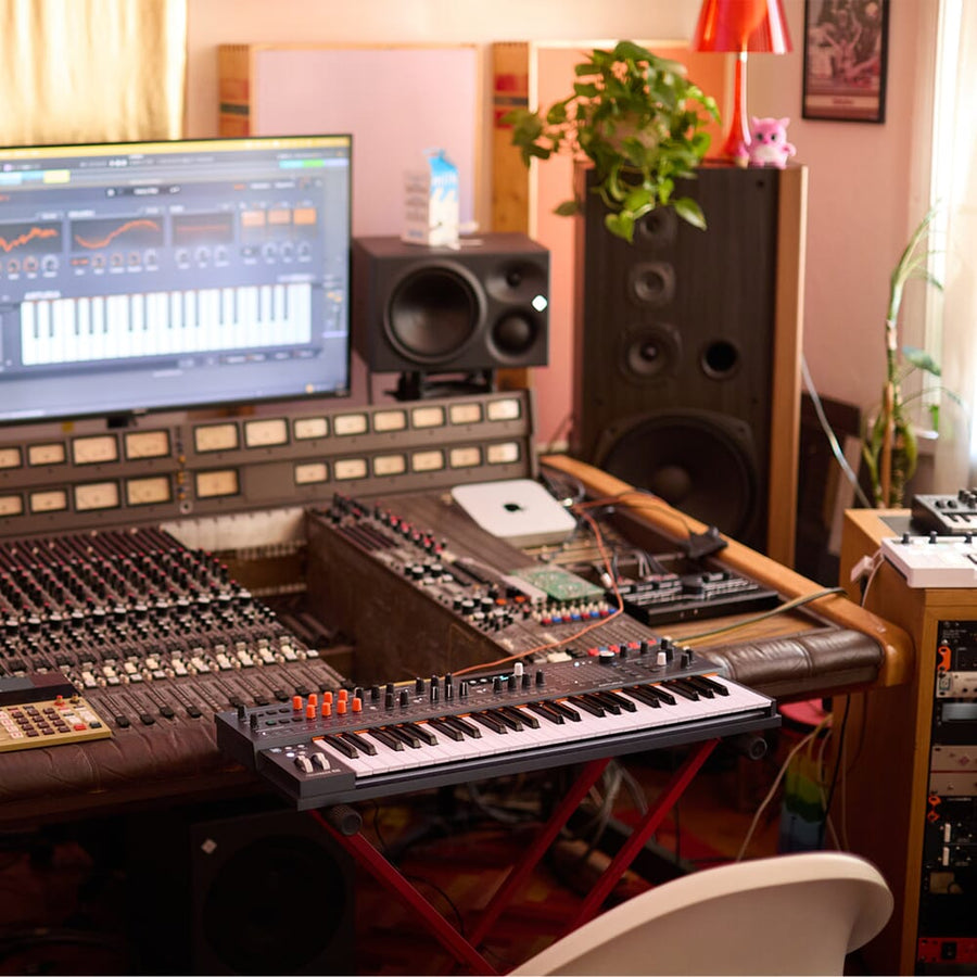 Arturia MiniFreak 49, 49-Key Polyphonic Hybrid Synthesizer with Step-Sequencer