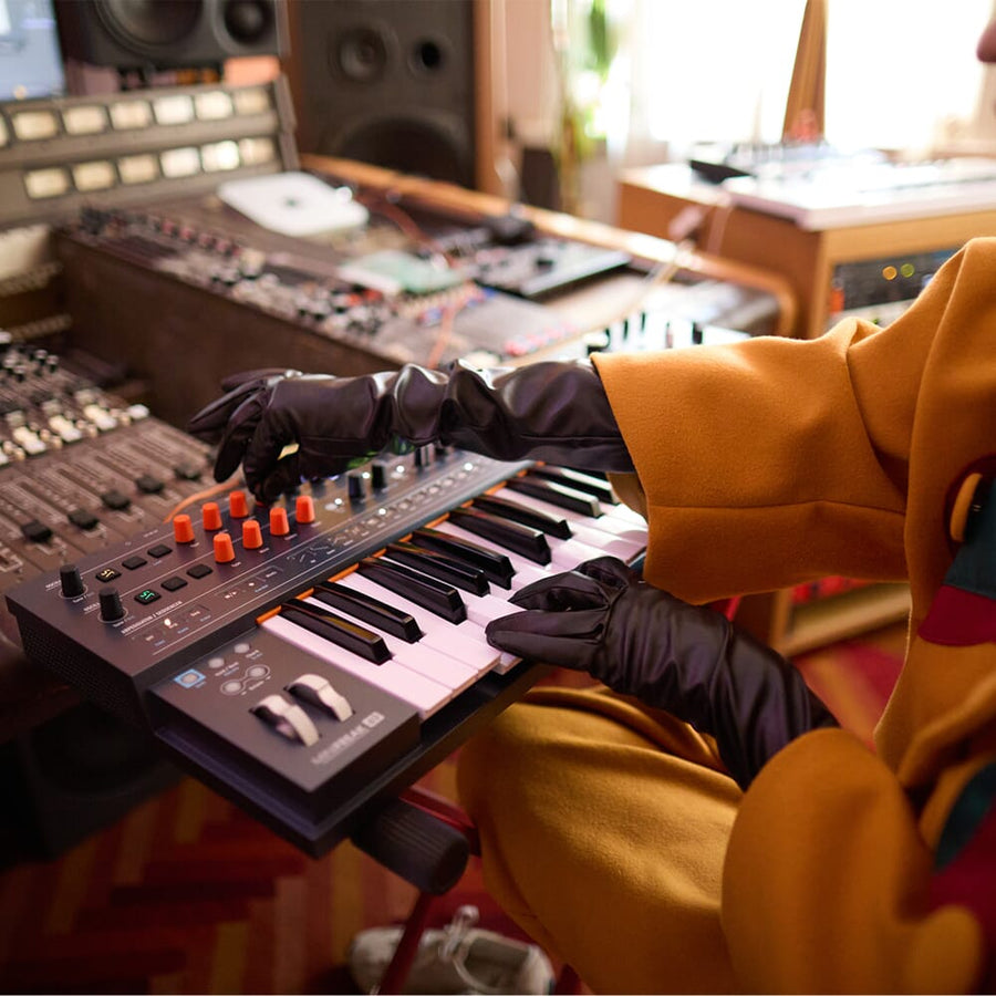 Arturia MiniFreak 49, 49-Key Polyphonic Hybrid Synthesizer with Step-Sequencer
