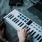 Arturia MiniLab 37 White, USB Controller Keyboard + Komplete Select
