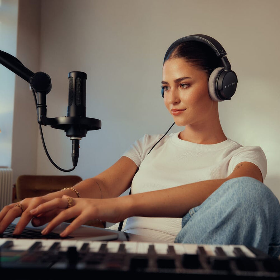 Beyerdynamic DT 270 Pro, Closed Back Studio Headphones (45 Ohm)