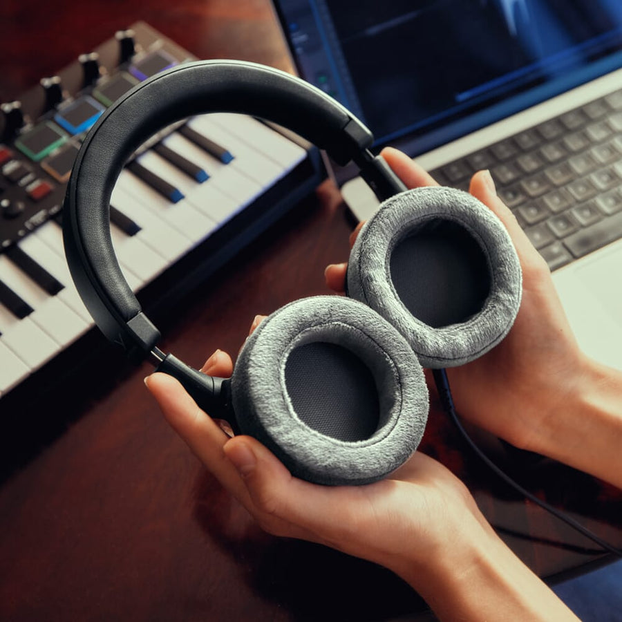 Beyerdynamic DT 270 Pro, Closed Back Studio Headphones (45 Ohm)