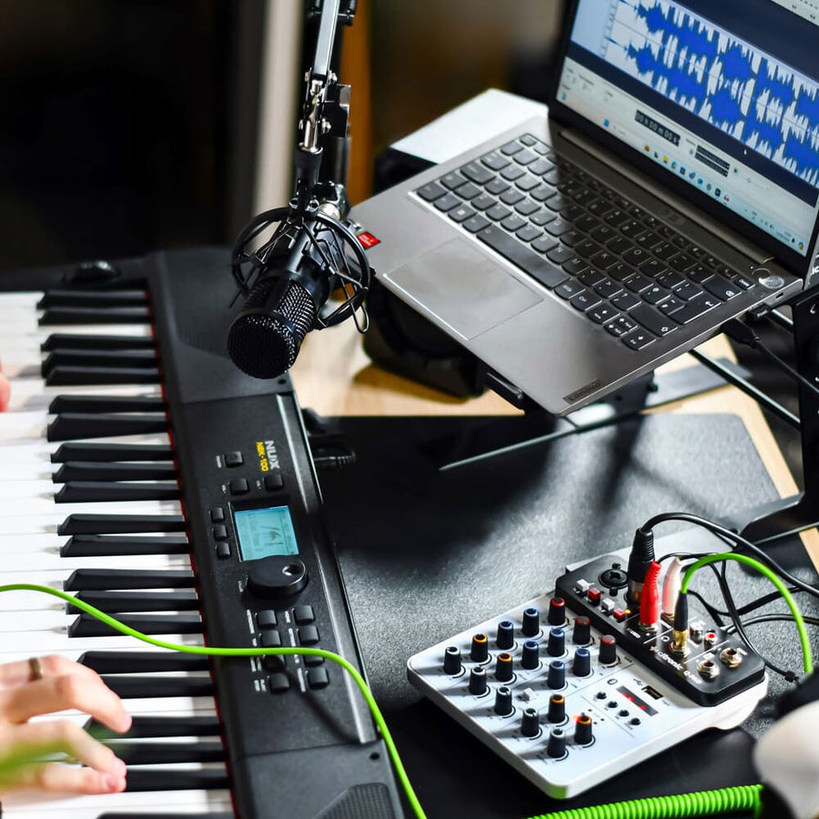 Citronic Q-PAD, 4-Channel Compact Mixer with USB & Bluetooth