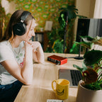 Focusrite Scarlett 2i2 (G4) USB Audio Interface + Free Software Bundle