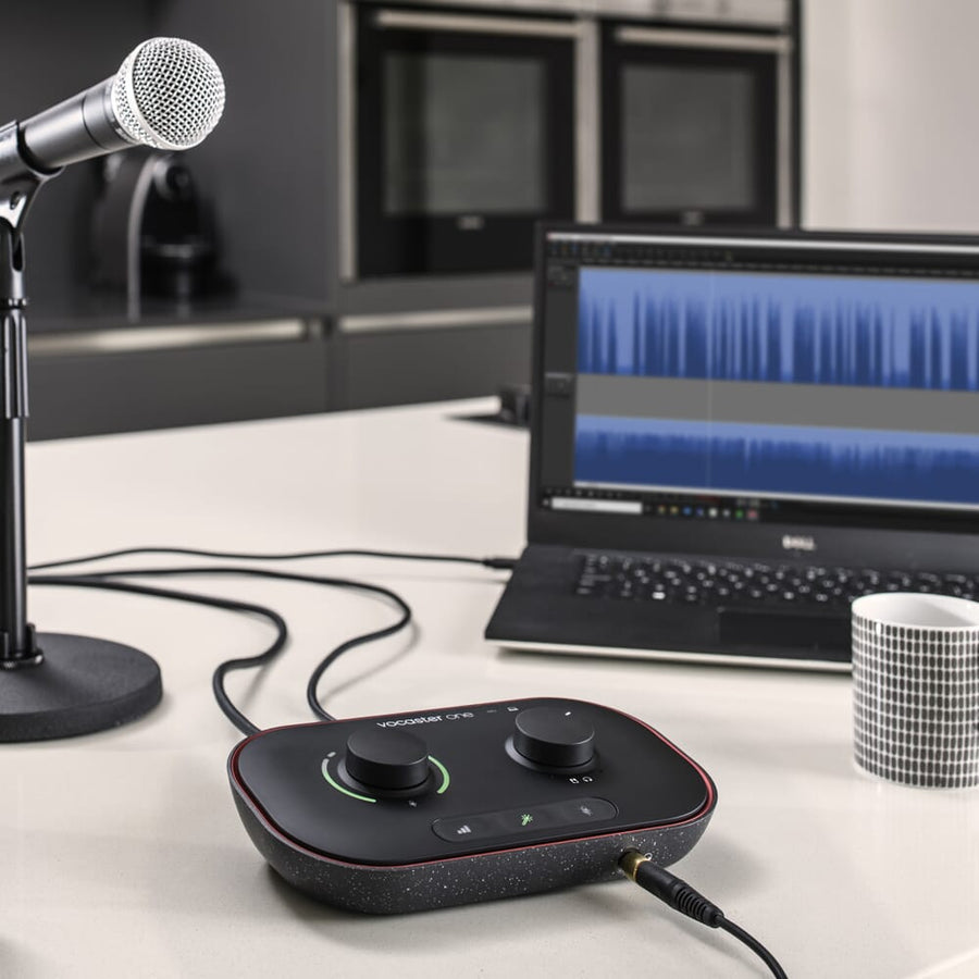 Focusrite Vocaster Two, Podcast Interface for Content Creators