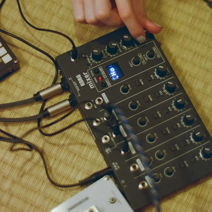 Korg Nu:Tekt NTS-4 Mixer DIY Kit, 6-Channels & 24-bit USB Connectivity