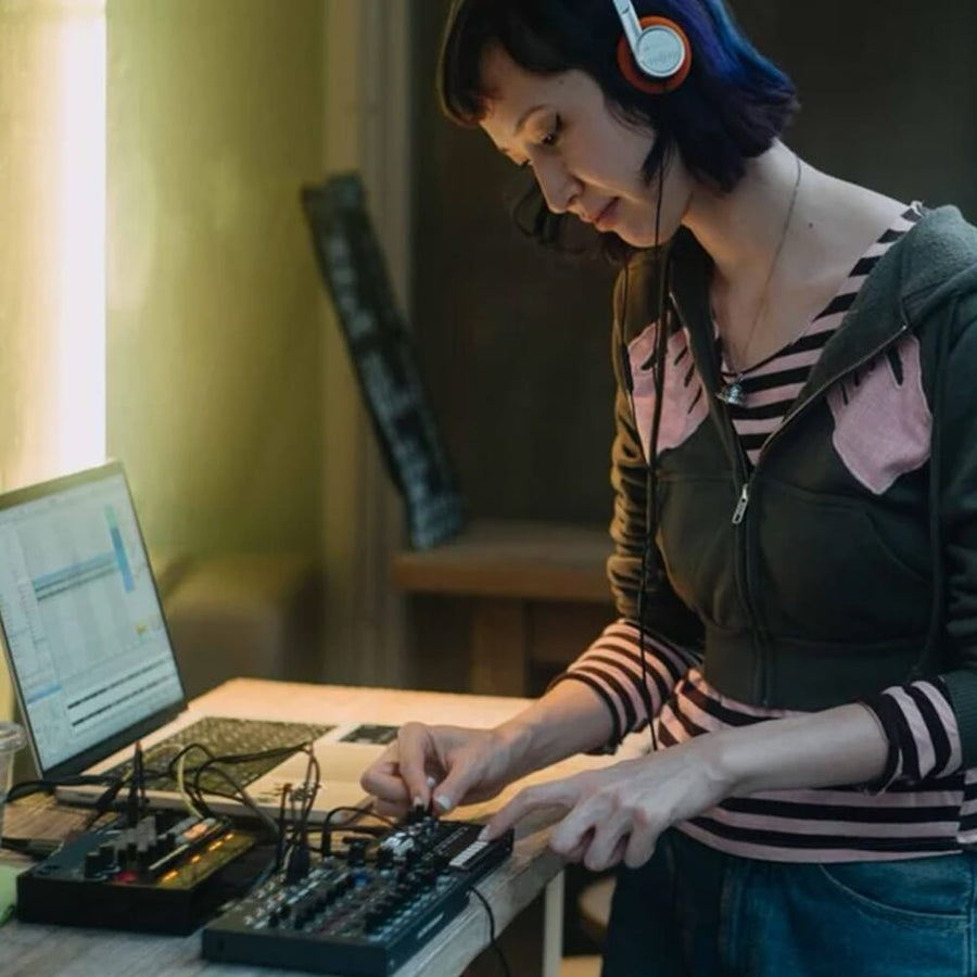 Korg Nu:Tekt NTS-4 Mixer DIY Kit, 6-Channels & 24-bit USB Connectivity