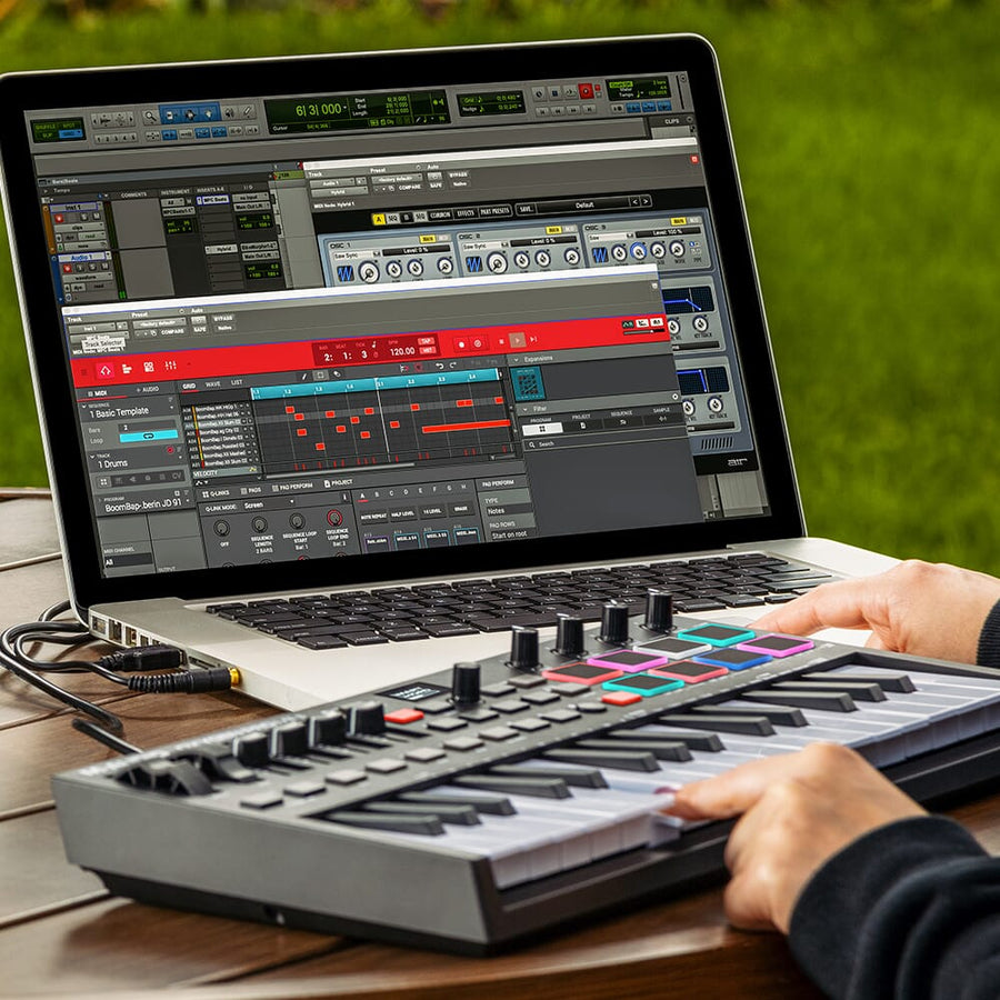 M-Audio Oxygen Pro Mini, 32-Key USB MIDI Keyboard Controller + Komplete Select