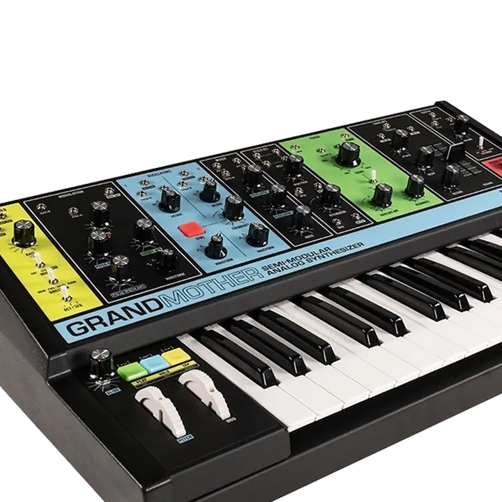 Moog Grandmother Analogue Synthesizer + Decksaver Bundle Deal