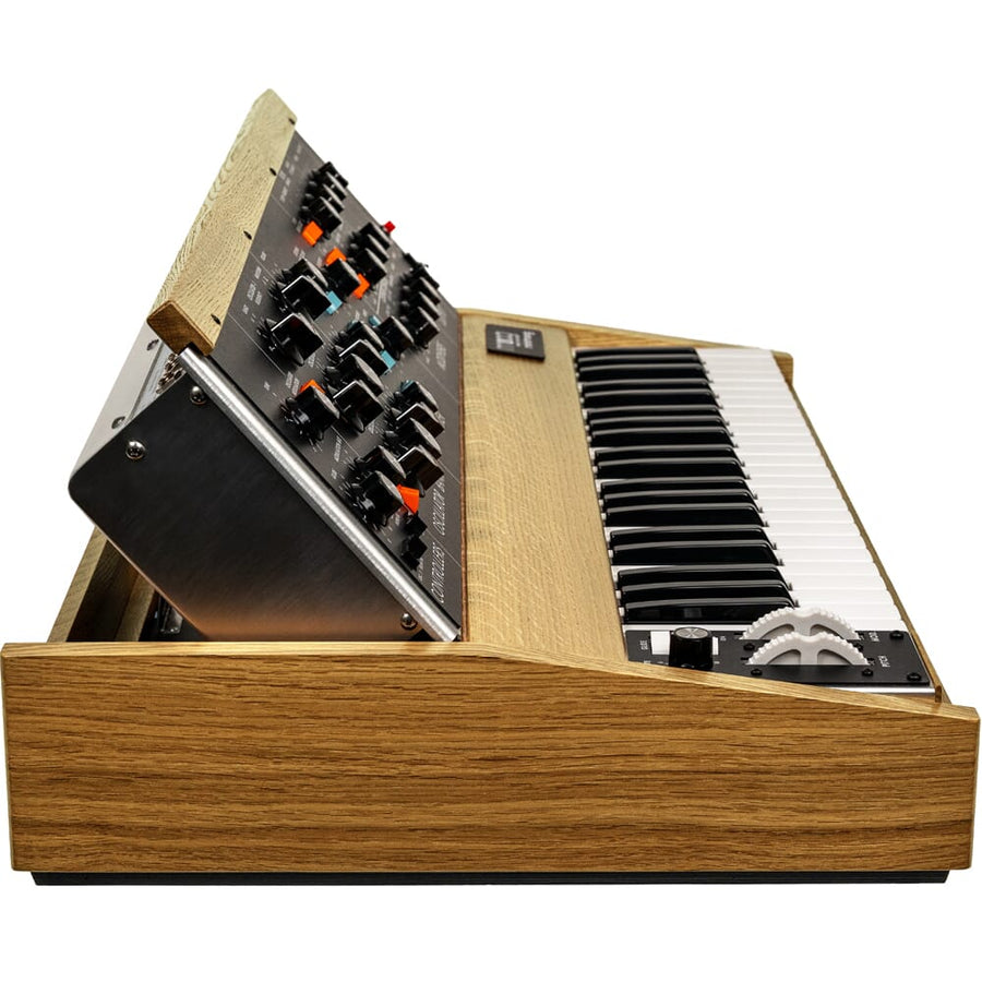 Moog Minimoog Model D Tribute Edition, Legendary Analogue Synthesizer (White Oak)