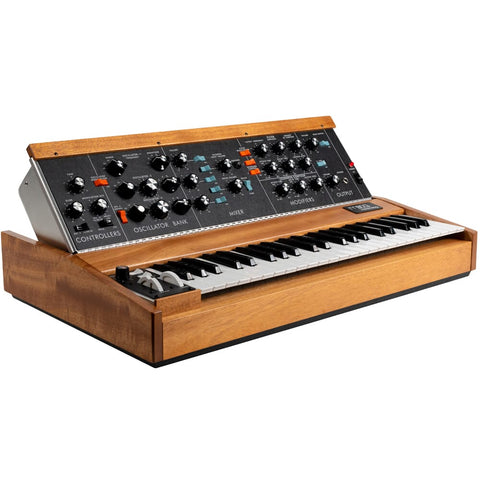 Moog Minimoog Model D, Legendary Analogue Synthesizer (Mahogany)