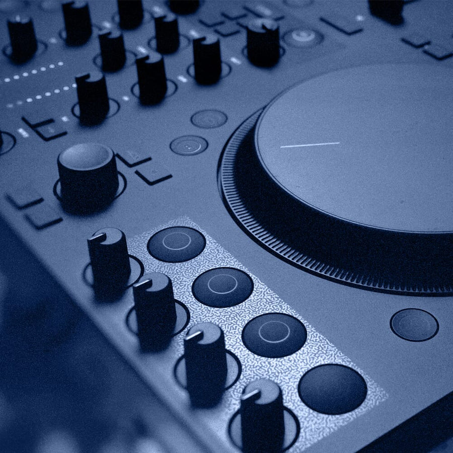 Native Instruments Traktor MX2 DJ Controller + Traktor Pro 4 Full Version