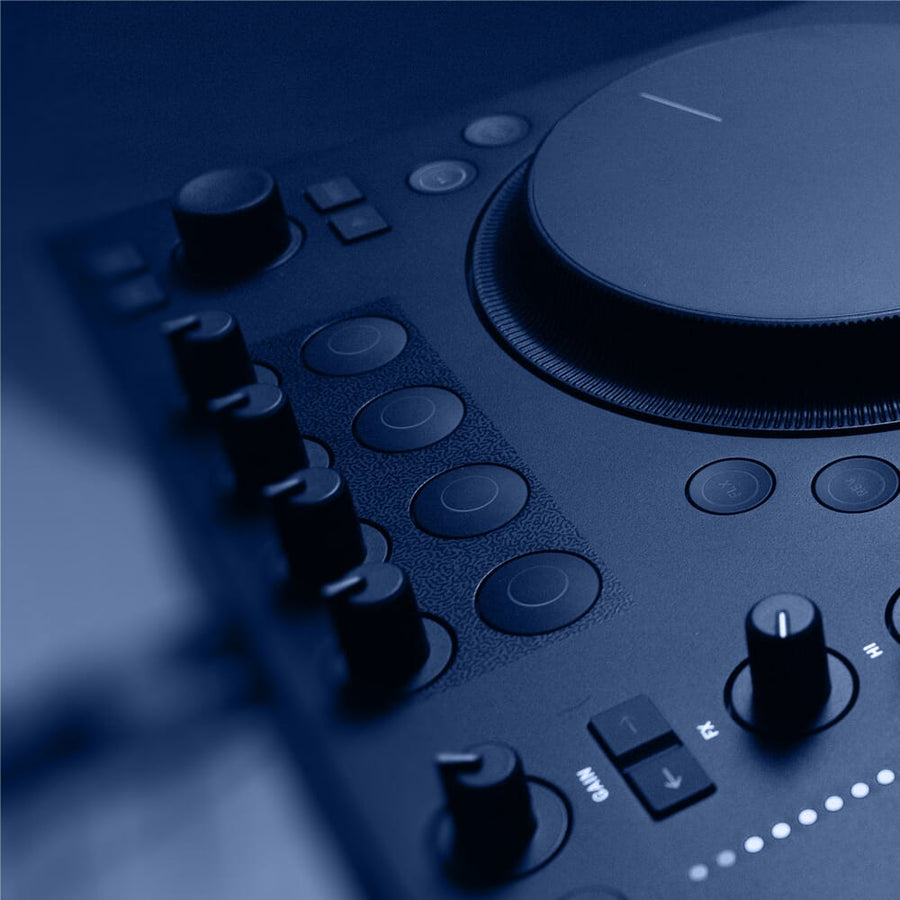 Native Instruments Traktor MX2 DJ Controller + Traktor Pro 4 Full Version