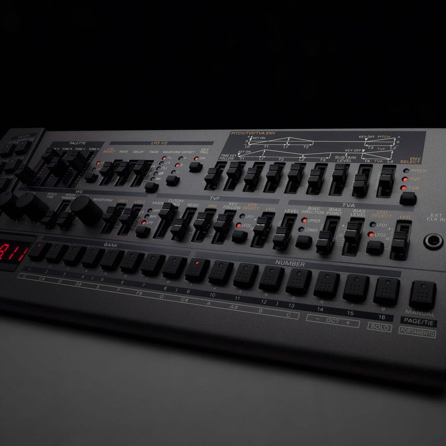 Roland JD-08 Boutique Synthesizer (Recreation of the JD-800)
