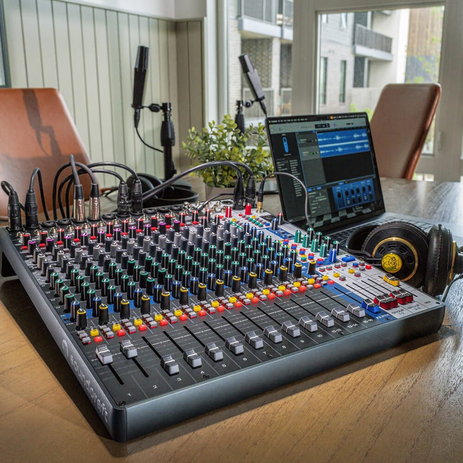 Soundcraft Signature Plus 16 Analogue Mixing Console