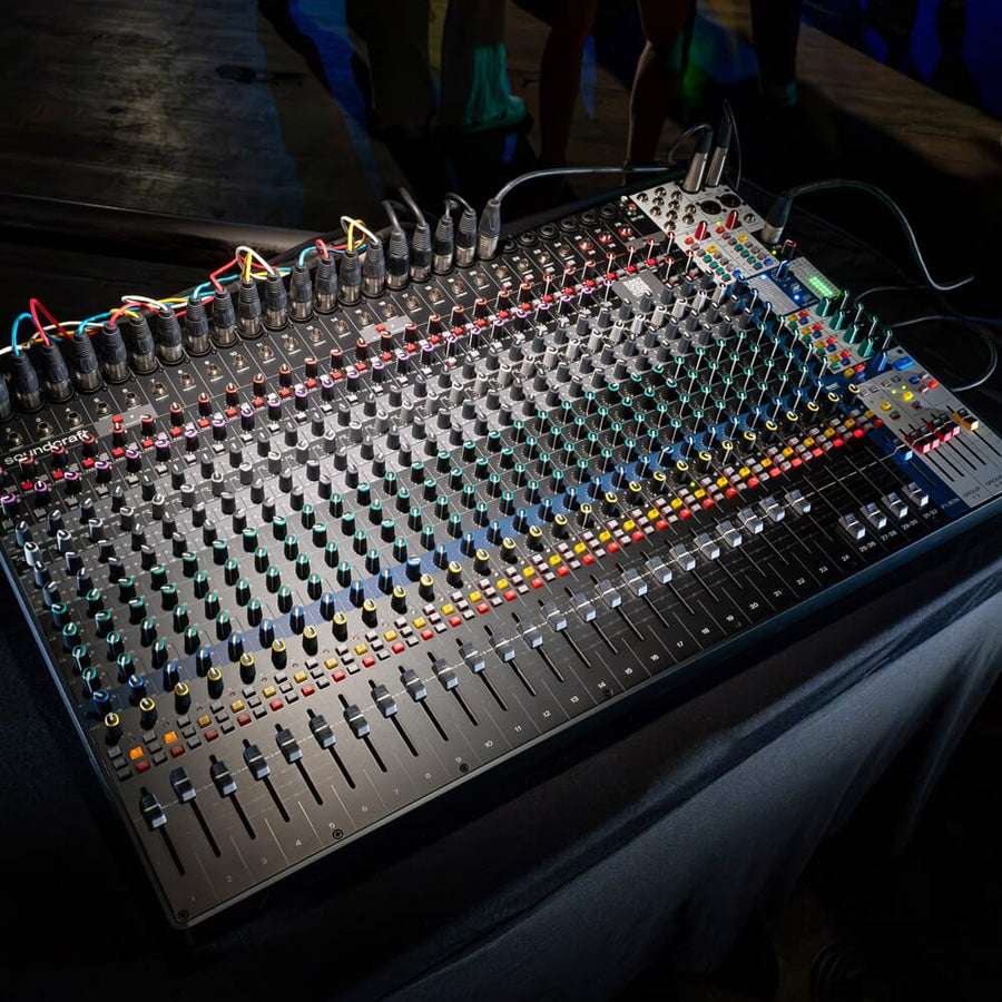 Soundcraft Signature Plus 32 Analogue Mixing Console