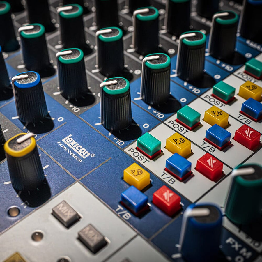 Soundcraft Signature Plus 12 Analogue Mixing Console