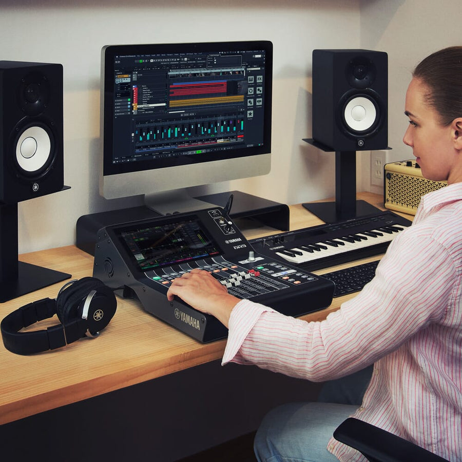 Yamaha DM3S 22-Channel Digital Mixer with 18-In/18-Out USB Interface (B-Stock)