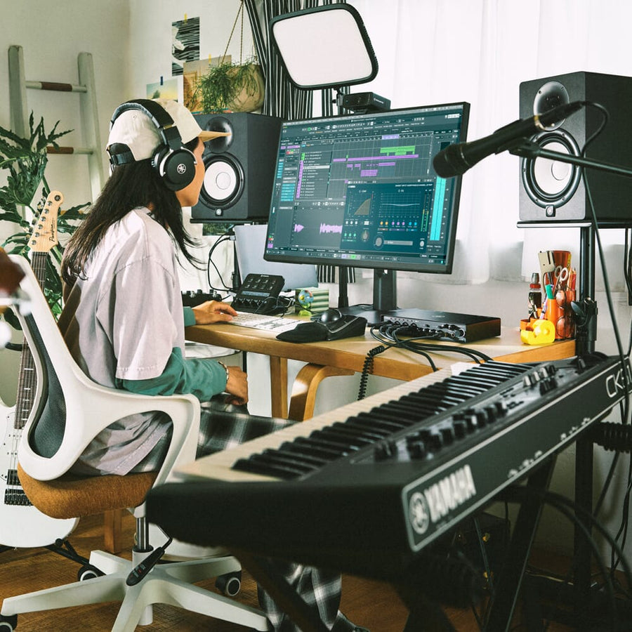 Yamaha URX44C, 32-Bit USB-C Recording & Streaming Audio Interface with MIDI