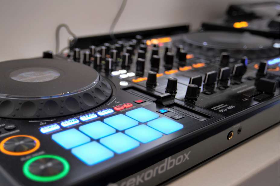 DJ Equipment | DJ Store | Music Production & Studio Equipment
