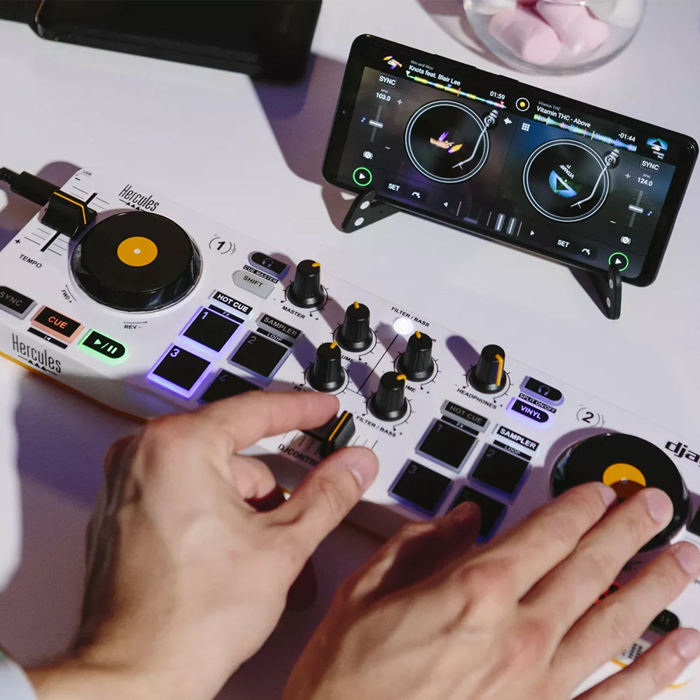 Hercules DJ Control Wave iPad Wireless DJ Controller: Perfect for Part